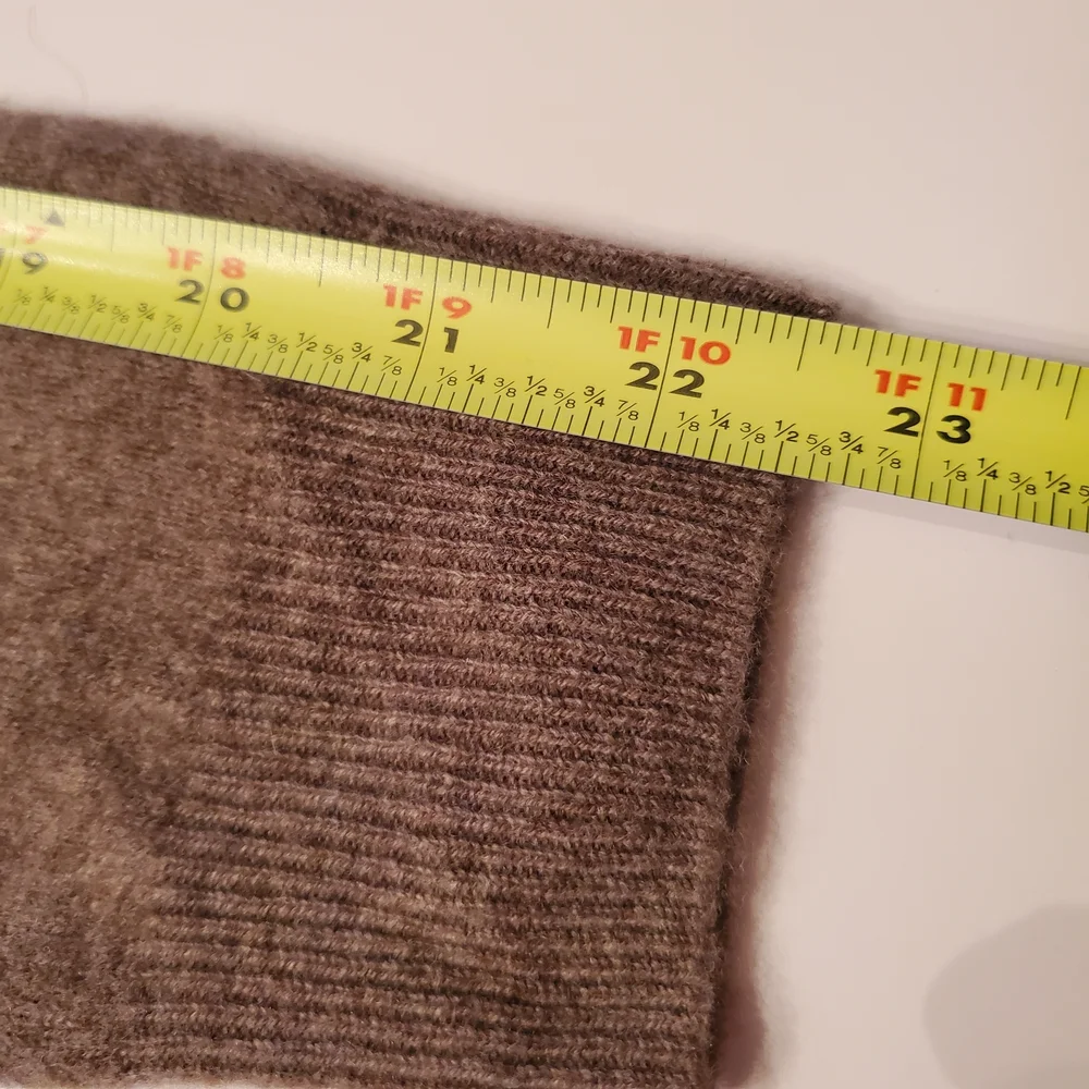 NWT- Chanyarn-  100% Merino Wool-  Sweater - Tan -  XL